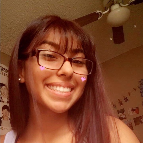 Meet your Posher, Liliana - Picture 1 of 1